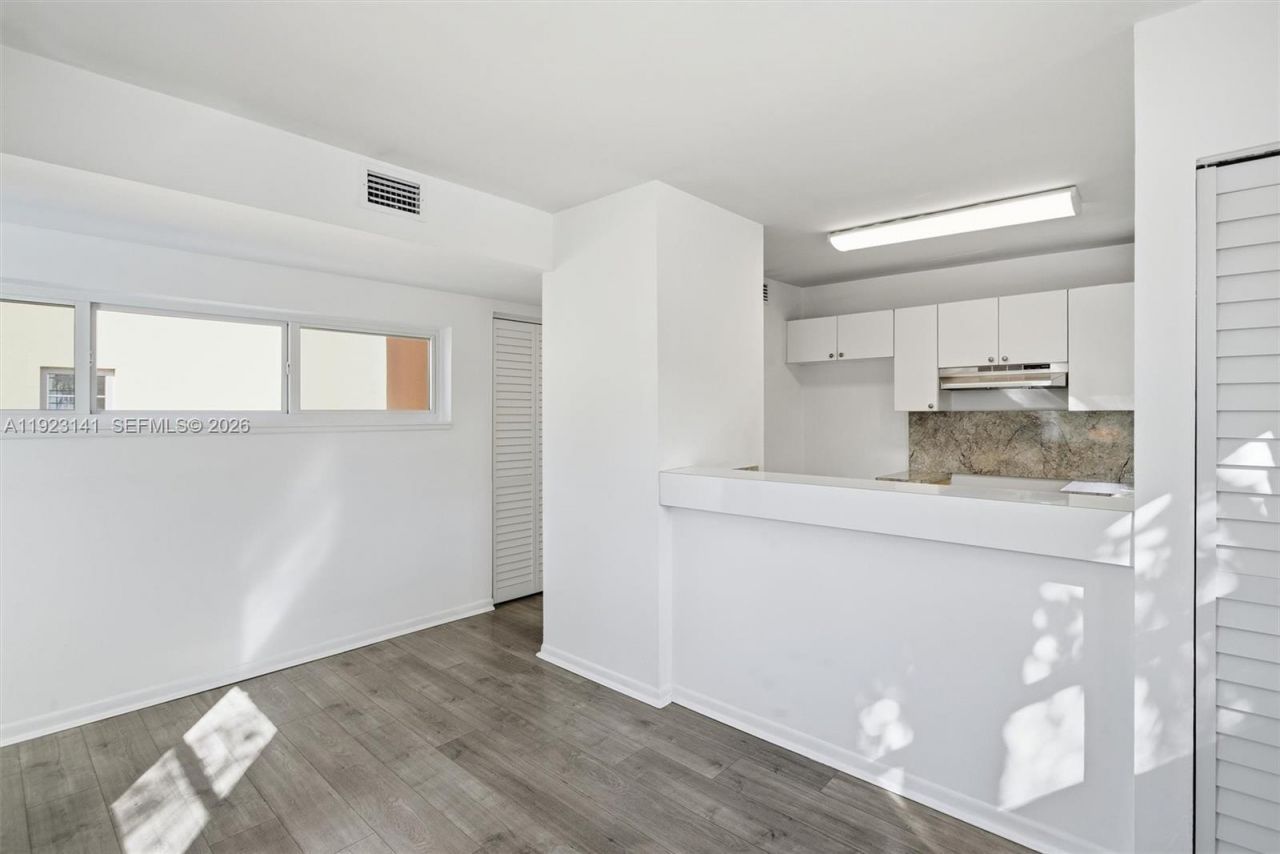 1045 SW 25th Ave, Miami, FL 33135 Photo