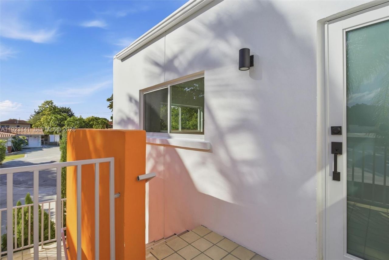 1045 SW 25th Ave, Miami, FL 33135 Photo