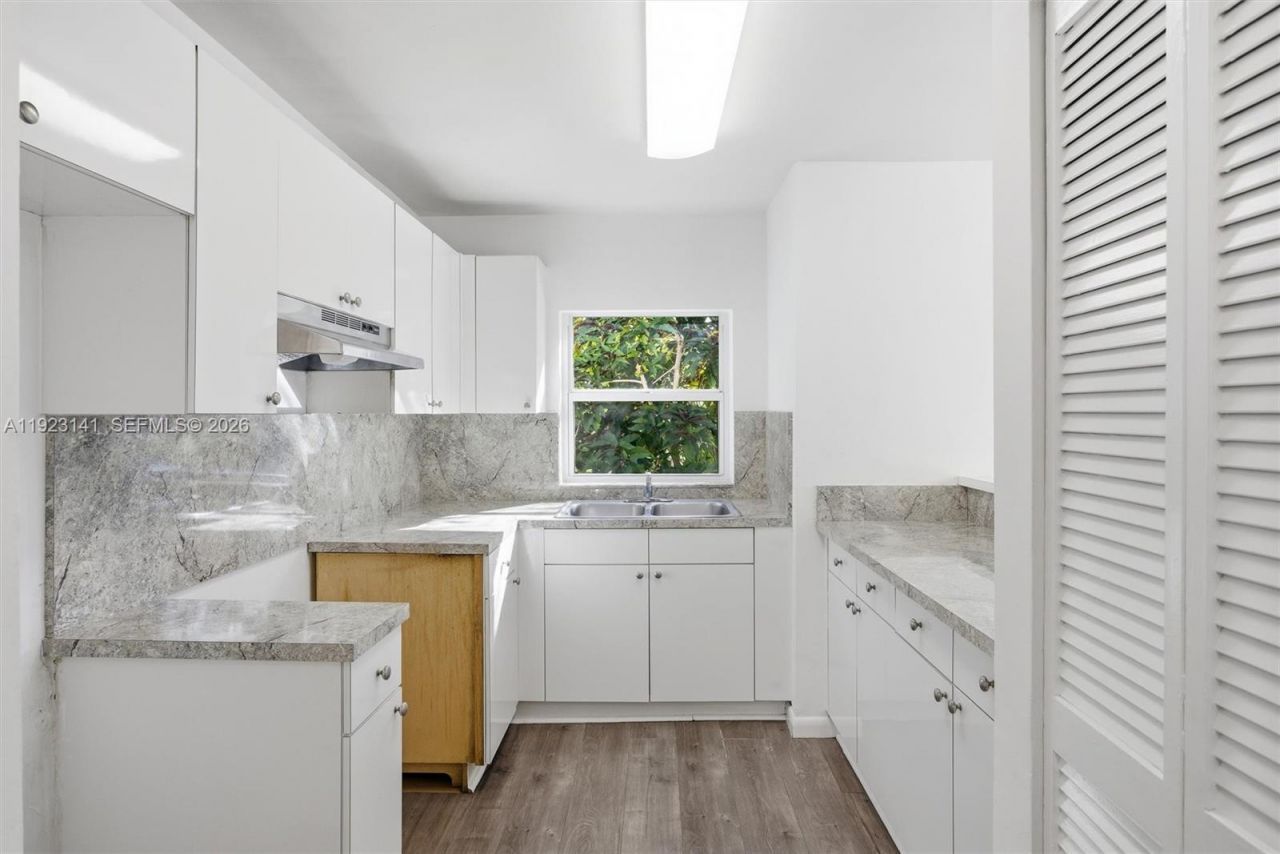 1045 SW 25th Ave, Miami, FL 33135 Photo