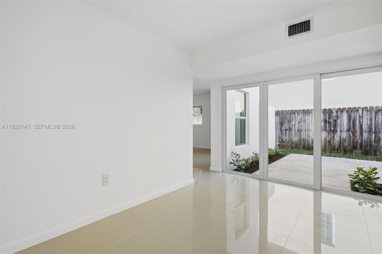 1045 SW 25th Ave, Miami, FL 33135 Photo
