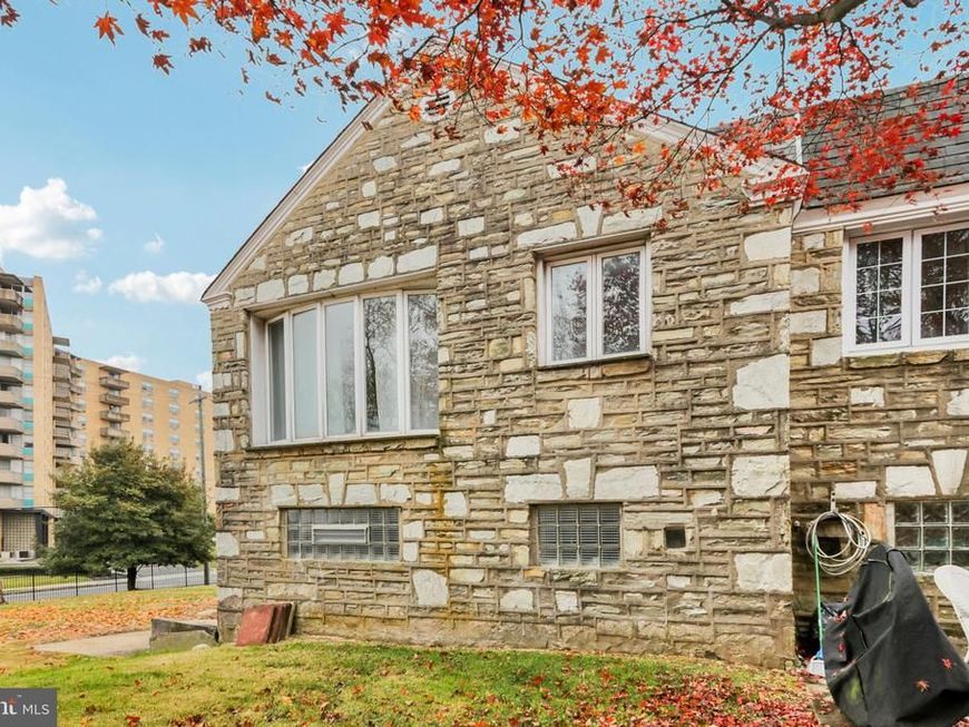 8855 Winchester Avenue, Philadelphia, PA 19115 Main Photo