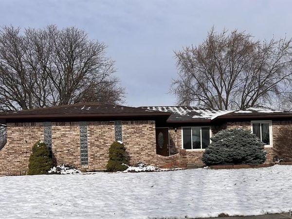 2219 Belmont Drive, Sterling Heights, MI 48310