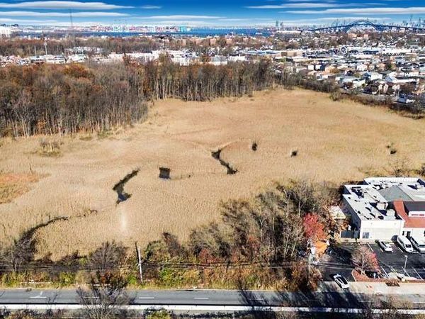 1105 Goethals Road N, Staten Island, NY 10303