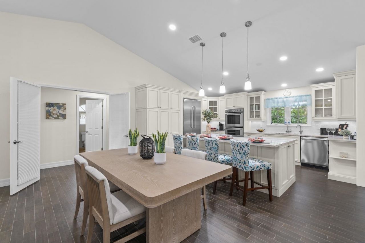 2596 Roosevelt Pl, Sanibel, FL 33957 Photo