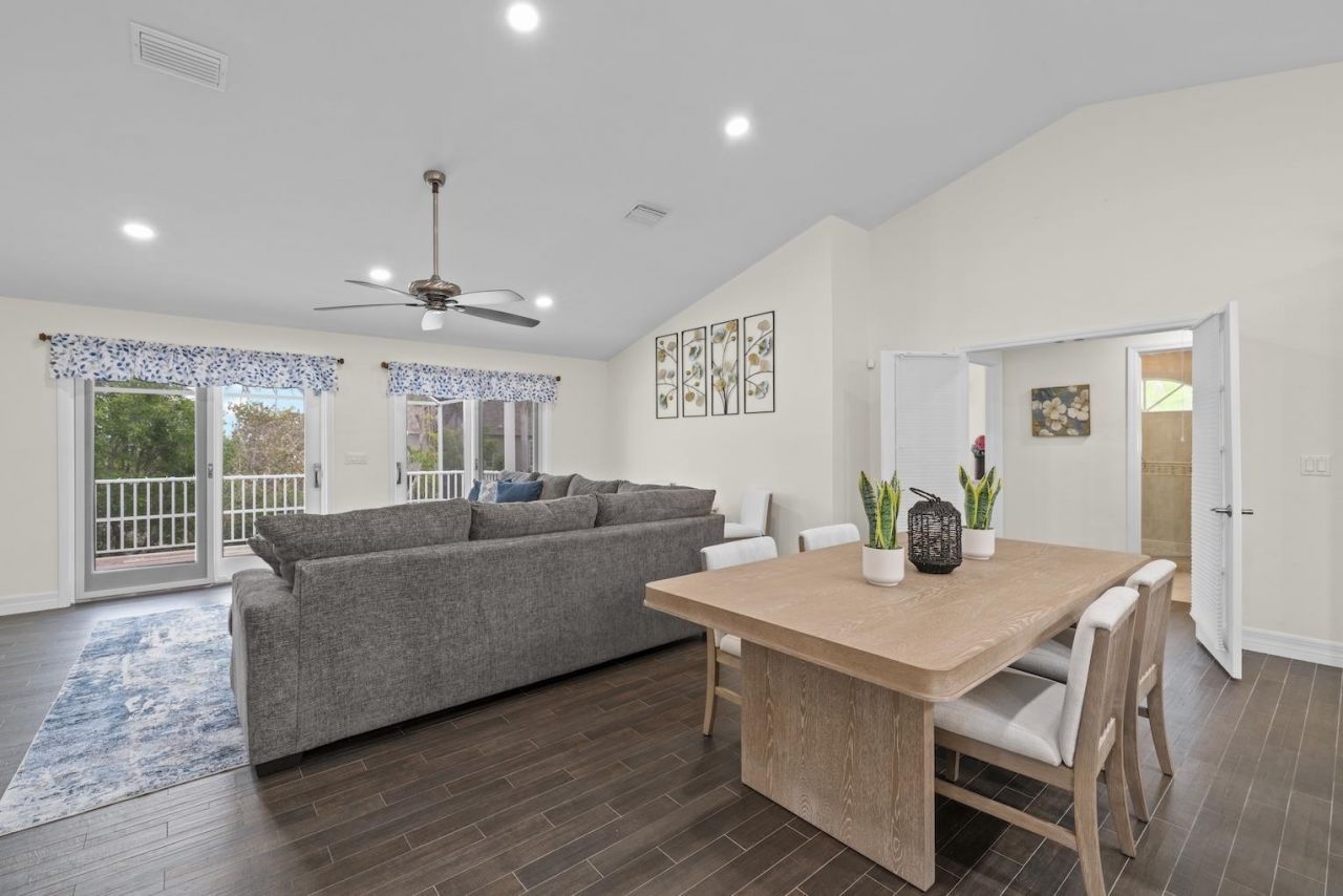 2596 Roosevelt Pl, Sanibel, FL 33957 Photo