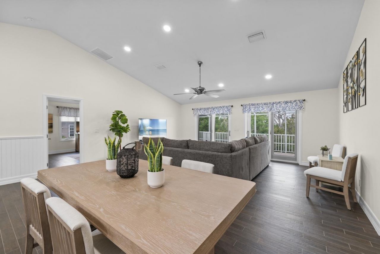 2596 Roosevelt Pl, Sanibel, FL 33957 Photo