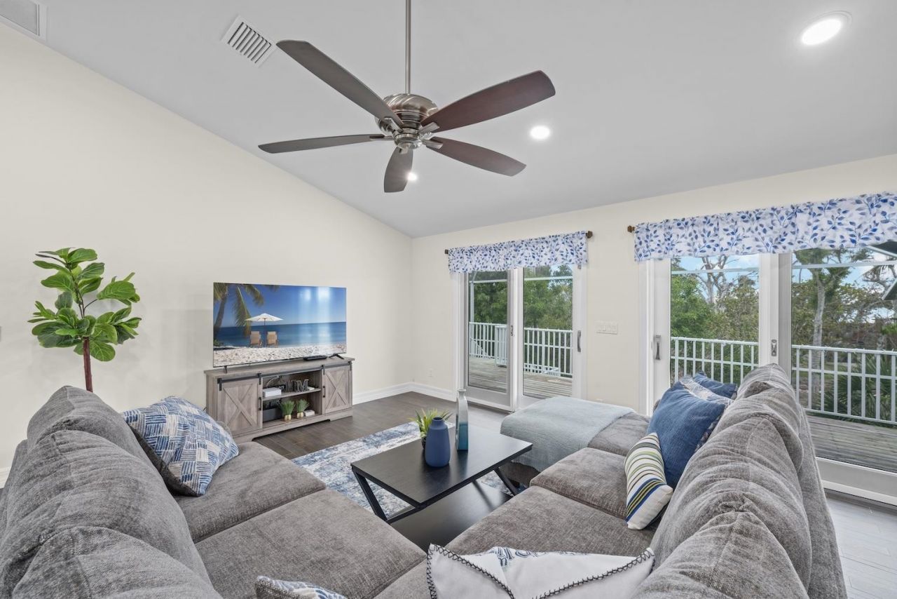 2596 Roosevelt Pl, Sanibel, FL 33957 Photo