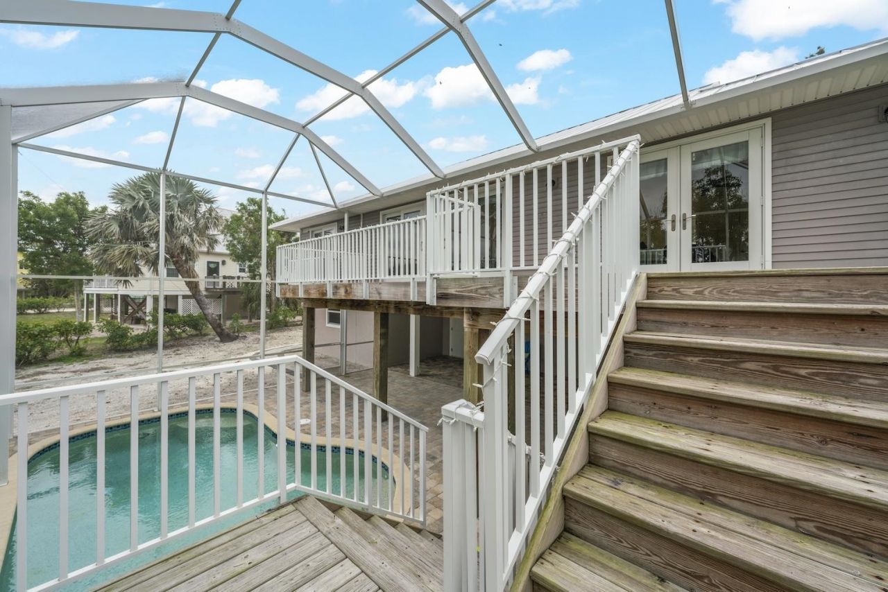 2596 Roosevelt Pl, Sanibel, FL 33957 Photo