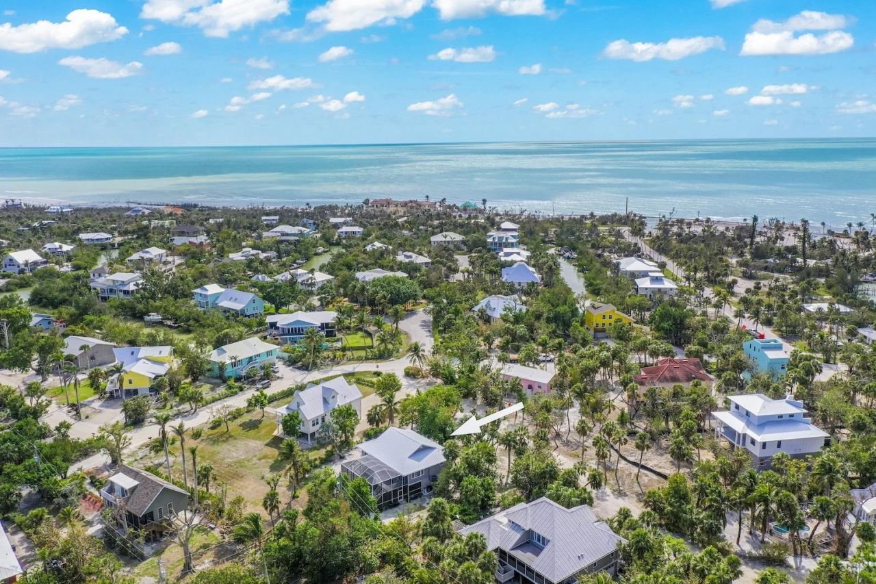 2596 Roosevelt Pl, Sanibel, FL 33957 Photo