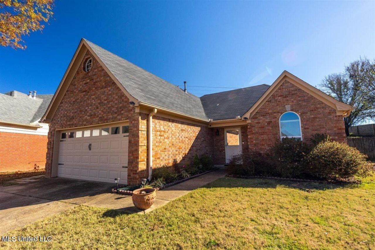 8164 Clubview Drive, Olive Branch, MS 38654 Main Photo