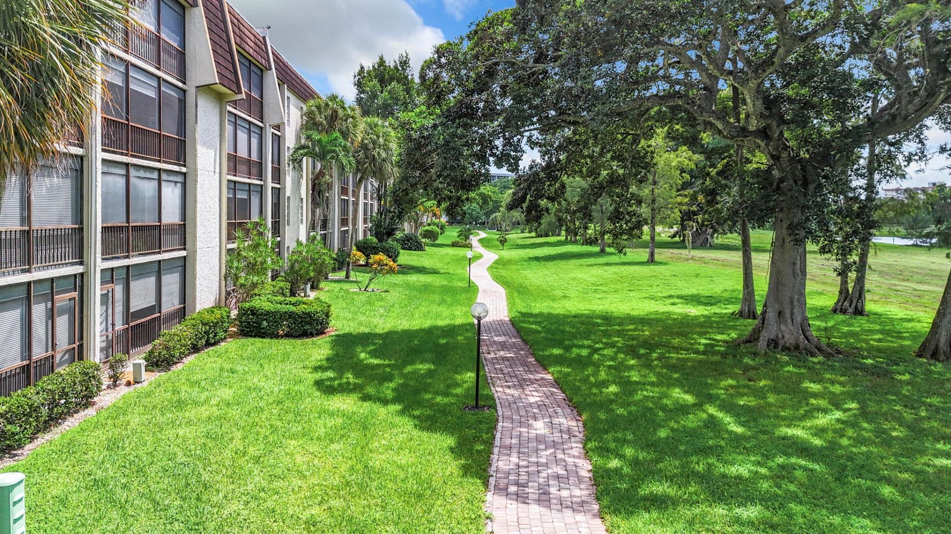 6080 NW 44th Street, Unit 408, Lauderhill, FL 33319 Photo