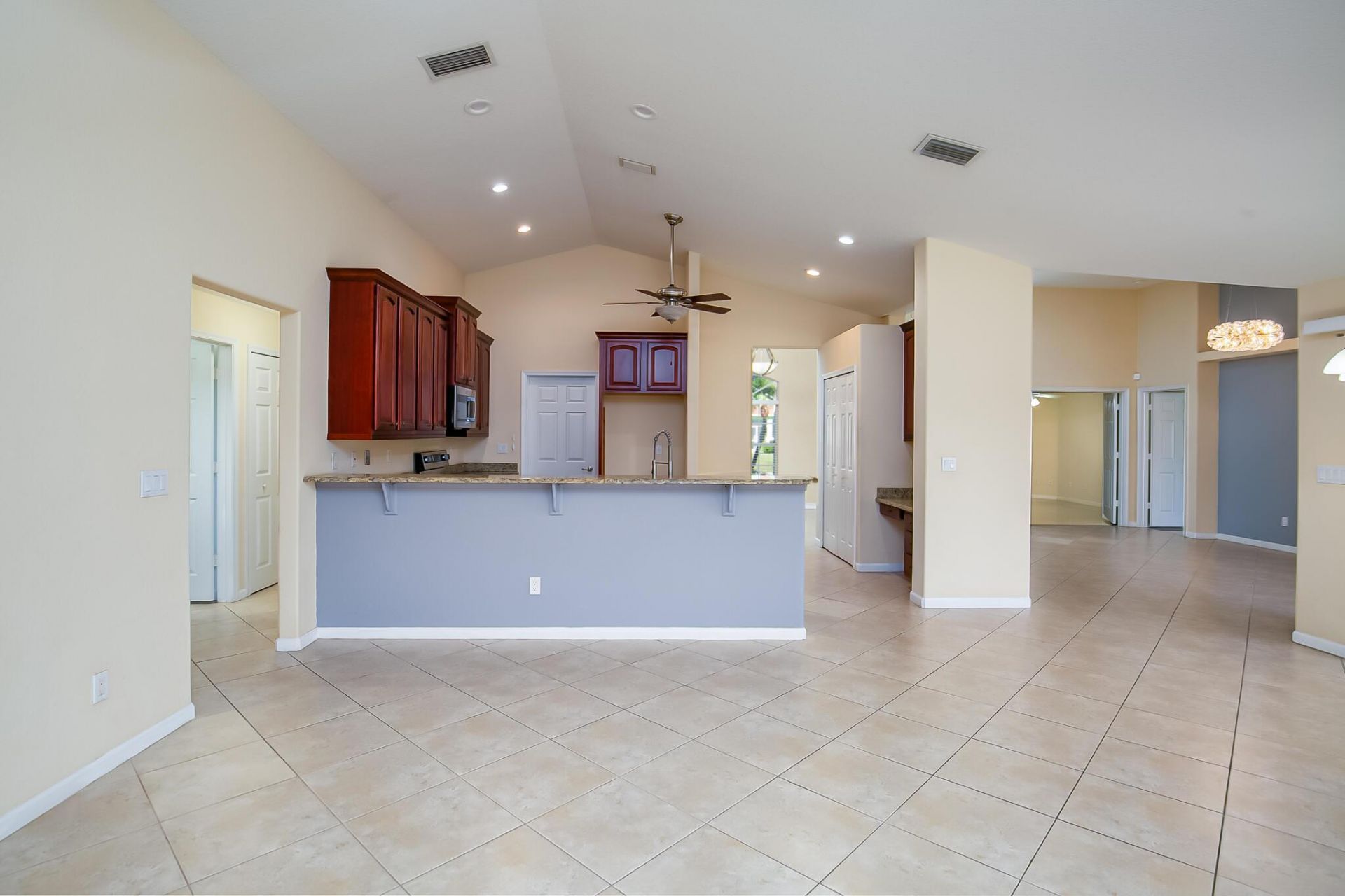 555 SE Nome Drive, Port Saint Lucie, FL 34984 Photo