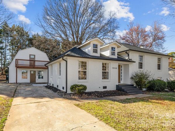 13530 Four Oaks Lane, Matthews, NC 28105