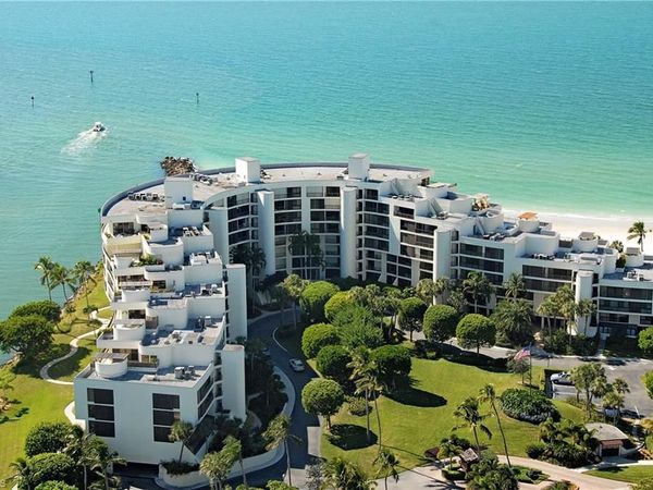 2388 Gulf Shore BLVD N, Unit 204, NAPLES, FL 34103