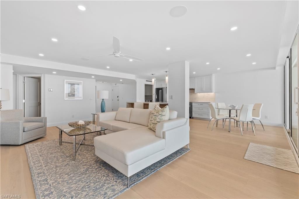 2388 Gulf Shore Blvd N, Unit 204, Naples, FL 34103 Photo