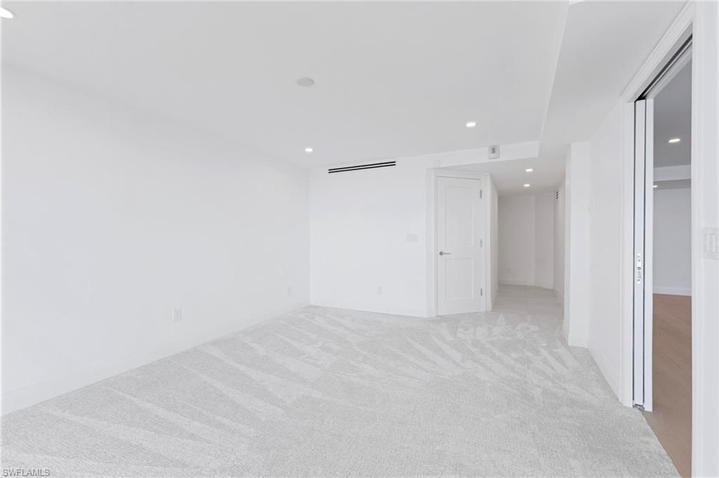 2388 Gulf Shore Blvd N, Unit 204, Naples, FL 34103 Photo