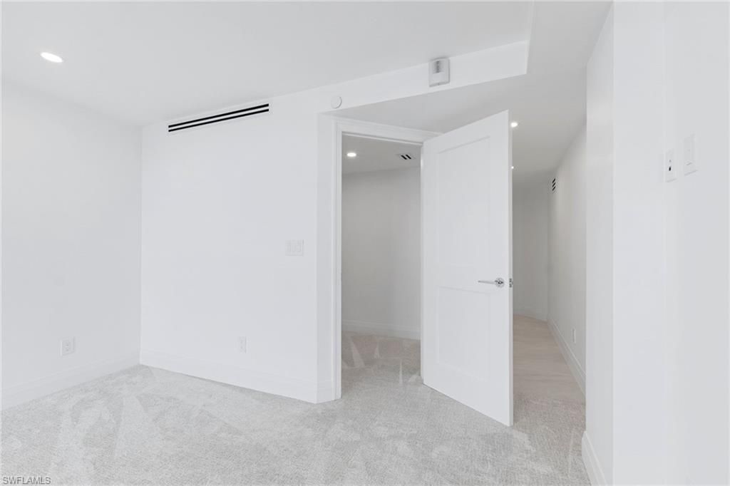 2388 Gulf Shore Blvd N, Unit 204, Naples, FL 34103 Photo