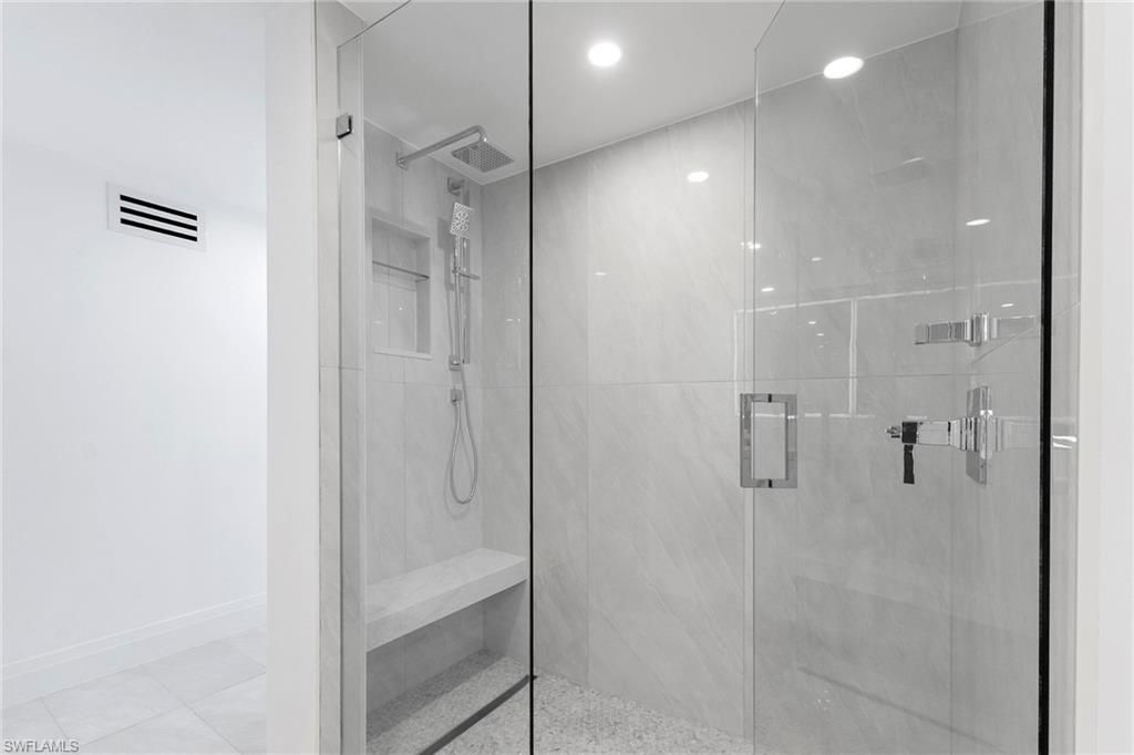 2388 Gulf Shore Blvd N, Unit 204, Naples, FL 34103 Photo