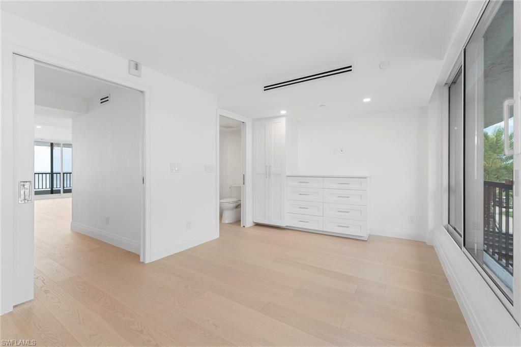 2388 Gulf Shore Blvd N, Unit 204, Naples, FL 34103 Photo