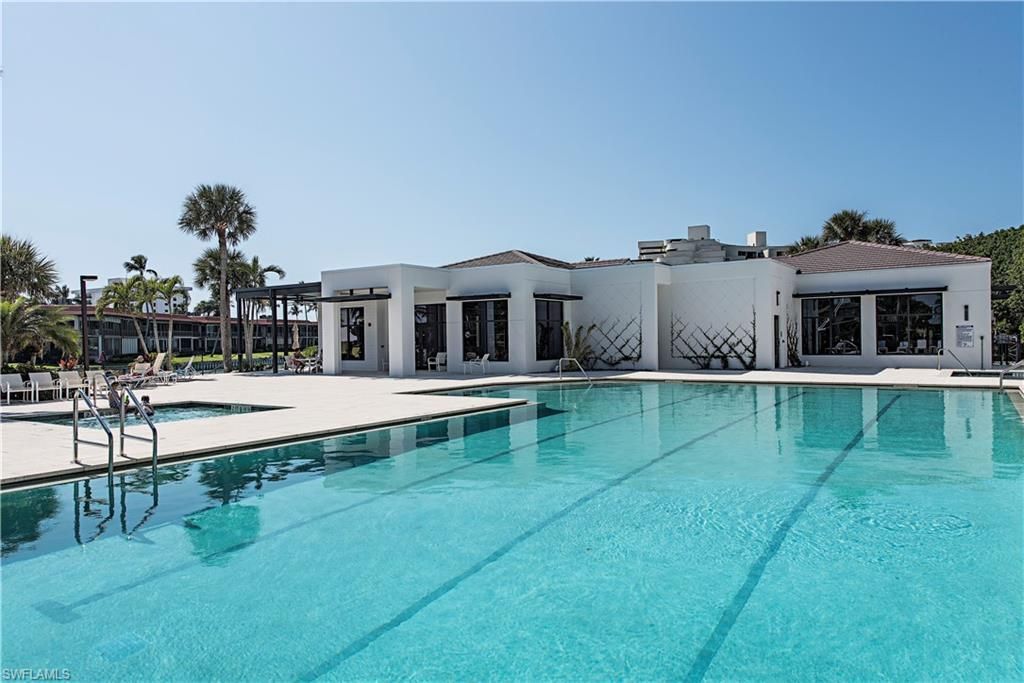 2388 Gulf Shore Blvd N, Unit 204, Naples, FL 34103 Photo