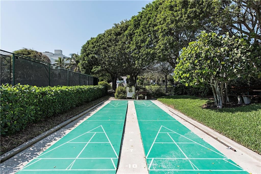 2388 Gulf Shore Blvd N, Unit 204, Naples, FL 34103 Photo