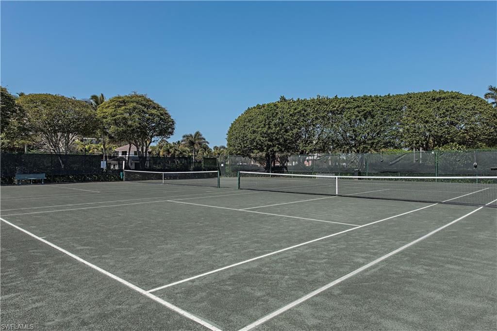 2388 Gulf Shore Blvd N, Unit 204, Naples, FL 34103 Photo