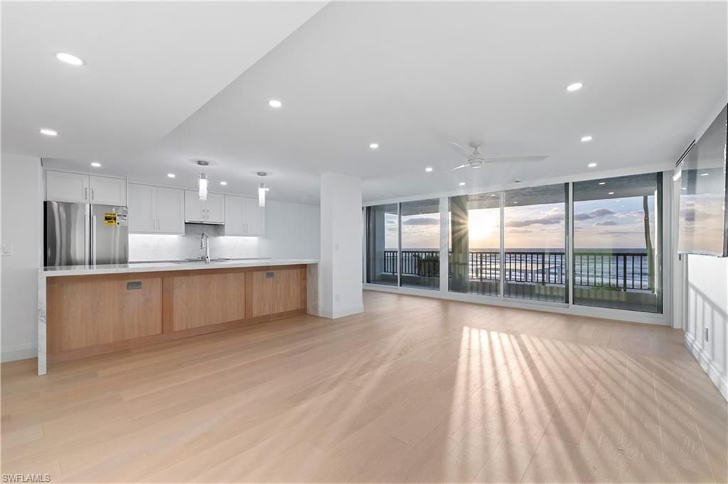 2388 Gulf Shore Blvd N, Unit 204, Naples, FL 34103 Photo