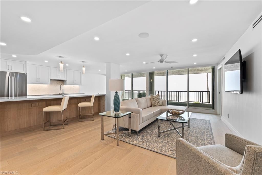 2388 Gulf Shore Blvd N, Unit 204, Naples, FL 34103 Photo