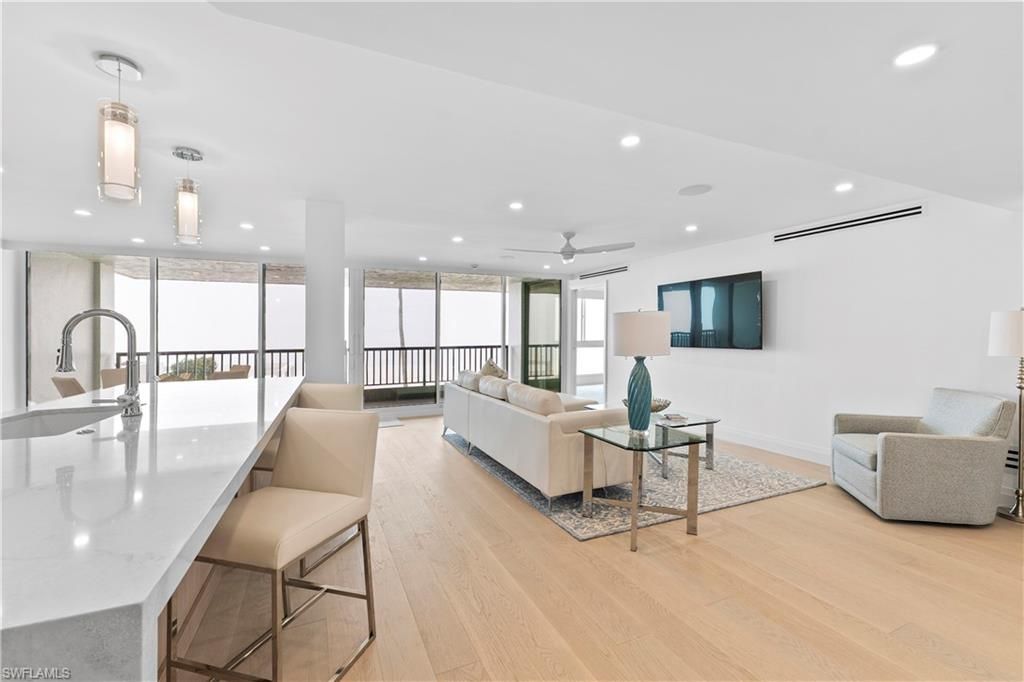 2388 Gulf Shore Blvd N, Unit 204, Naples, FL 34103 Photo