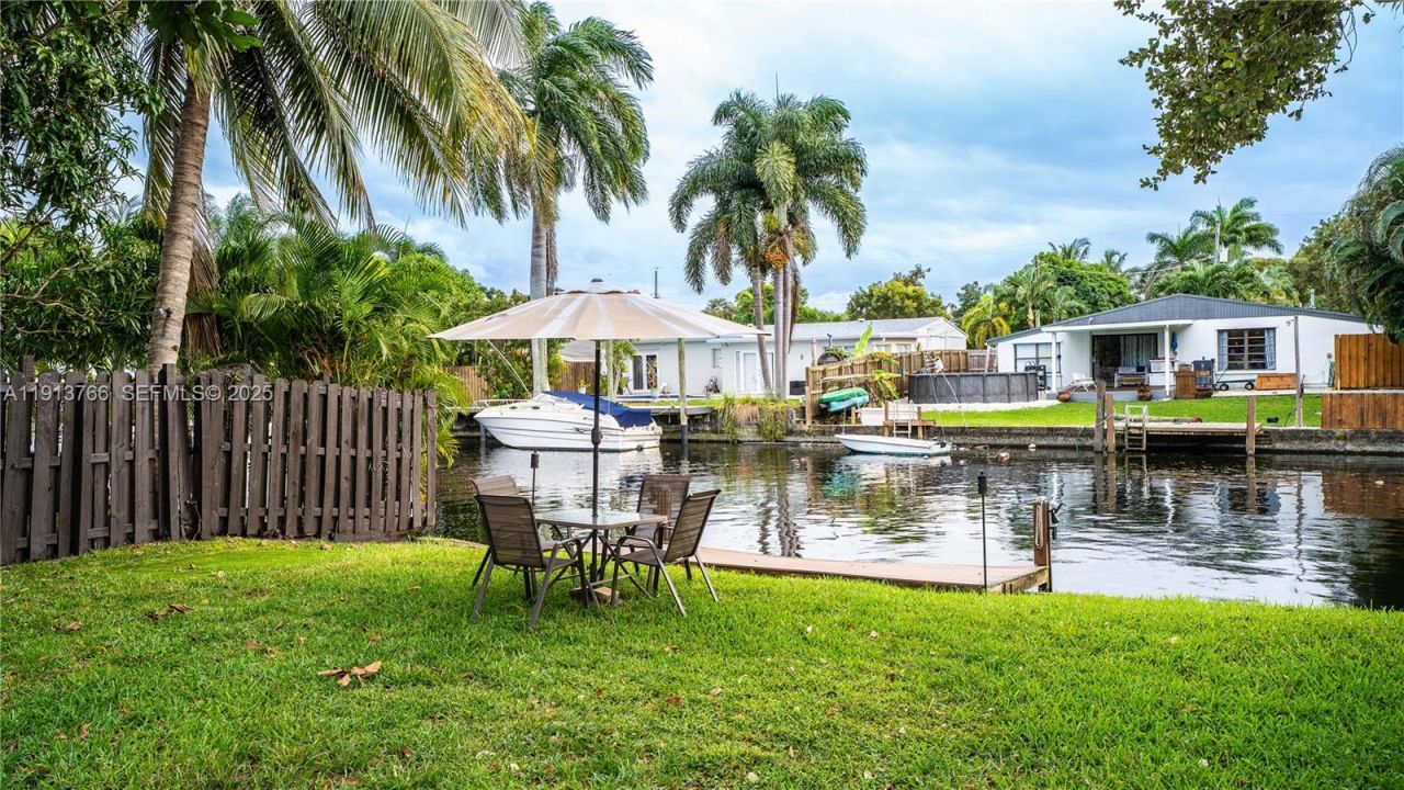 2634 Thomas St, Hollywood, FL 33020 Photo