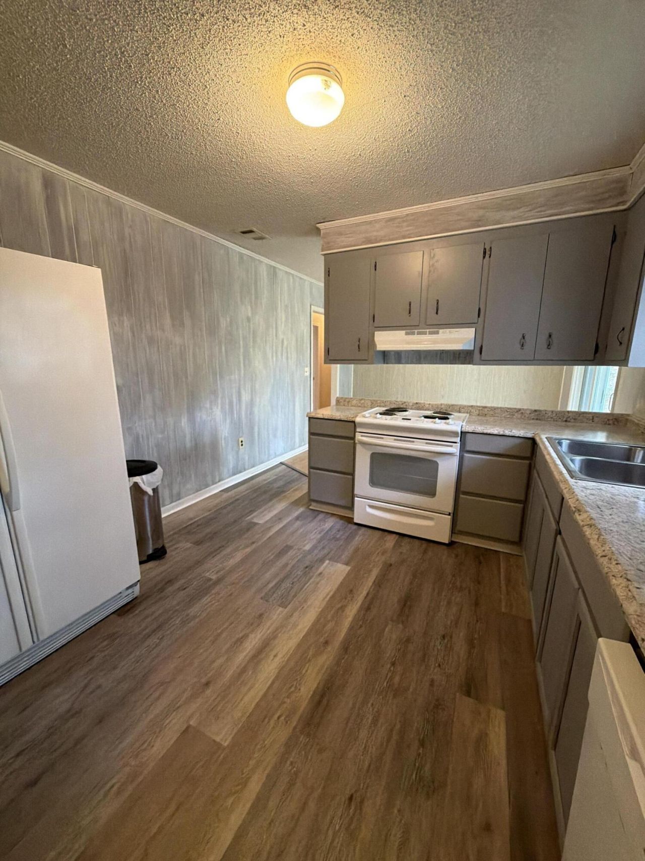 4503 Kindlewood Drive Photo 4