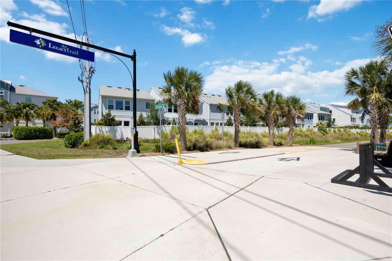 2344 Lindstrom Street, Sarasota, FL 34237 Photo