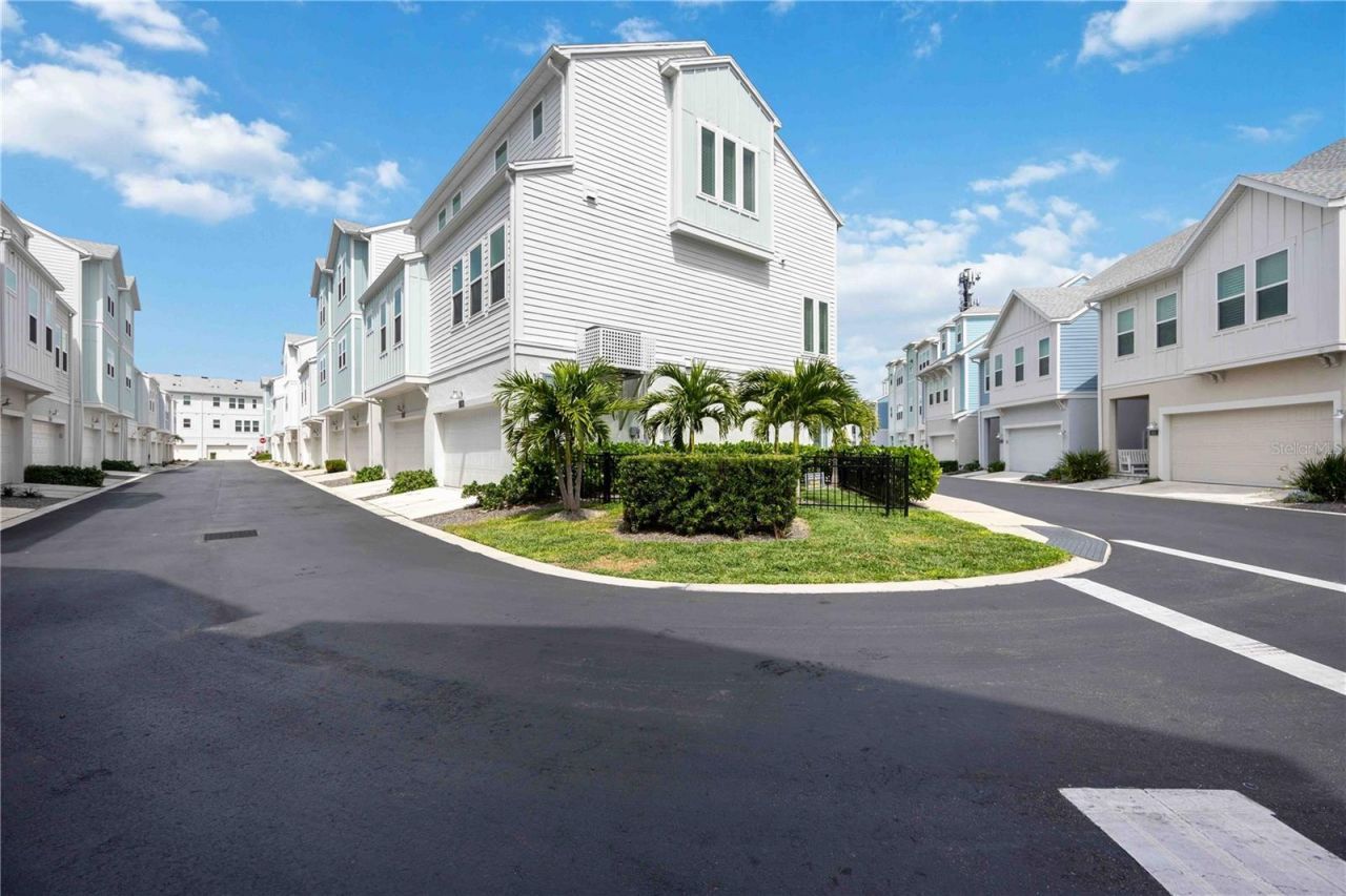 2344 Lindstrom Street, Sarasota, FL 34237 Photo