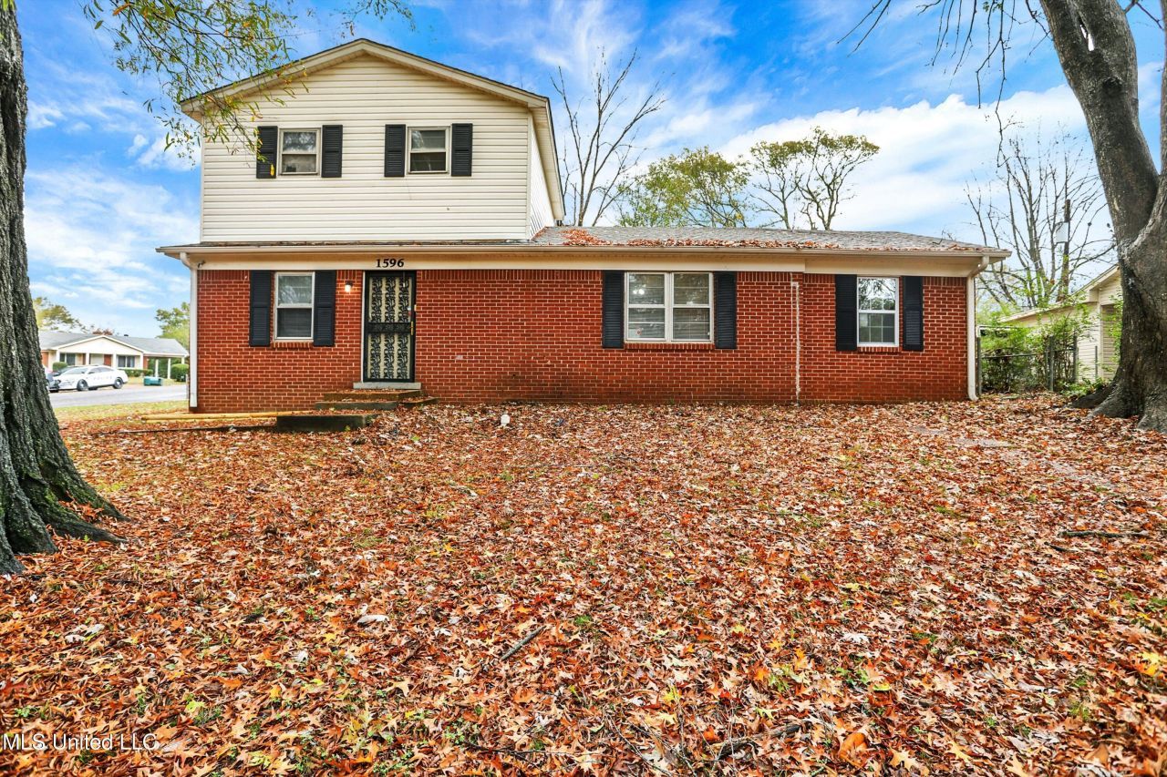 1596 Hickory Drive, Southaven, MS 38671 Main Photo