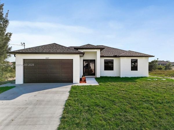 4207 28 ST SW, Lehigh Acres, FL 33976
