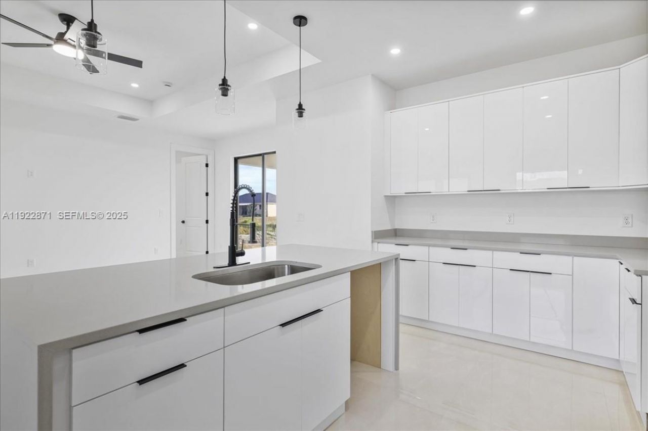 4207 28 St Sw, Lehigh Acres, FL 33976 Photo