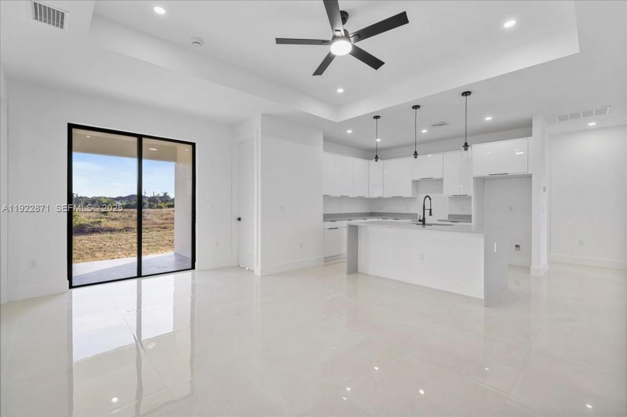 4207 28 St Sw, Lehigh Acres, FL 33976 Photo