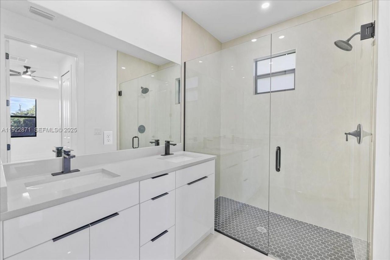 4207 28 St Sw, Lehigh Acres, FL 33976 Photo