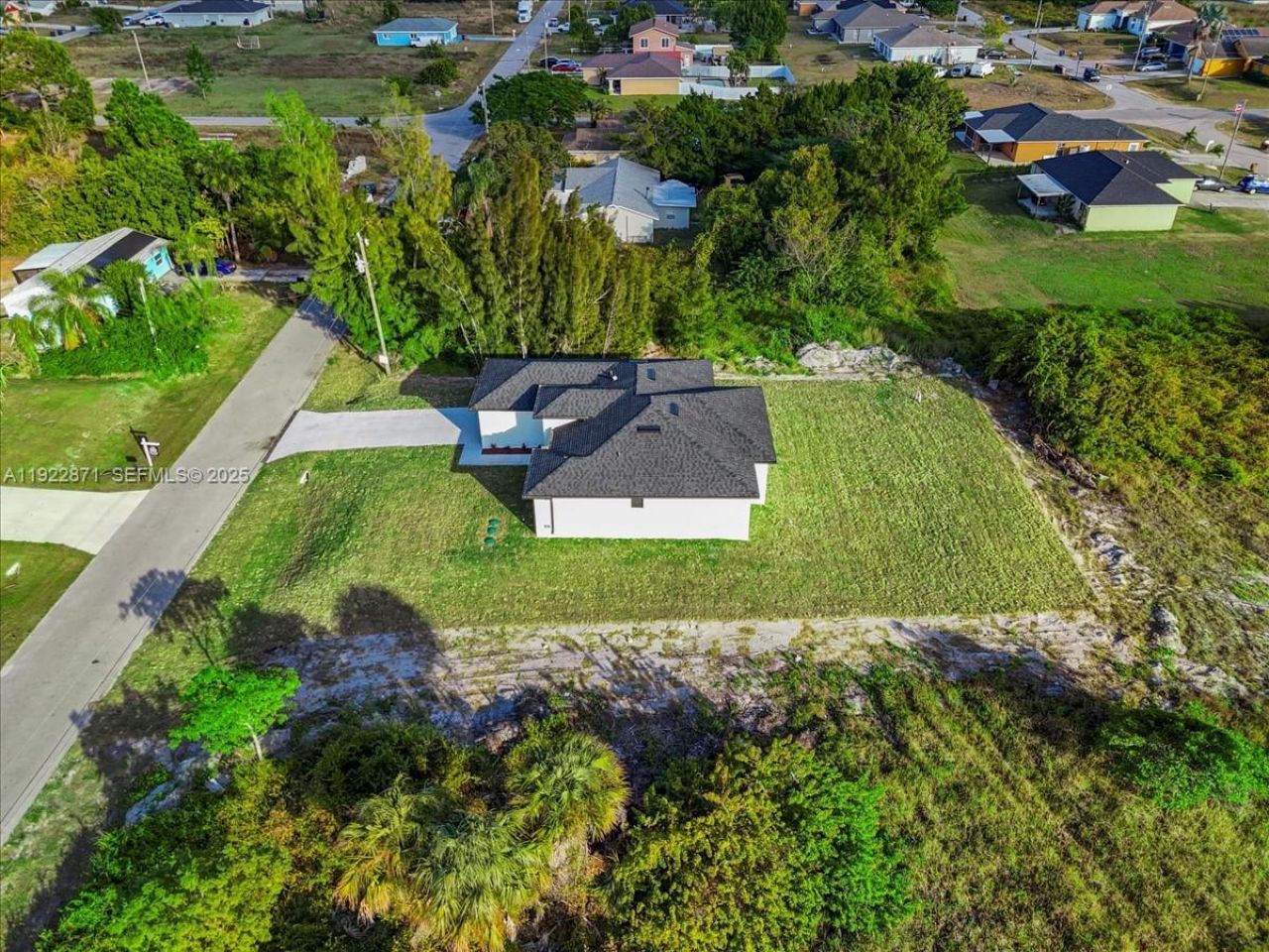 4207 28 St Sw, Lehigh Acres, FL 33976 Photo