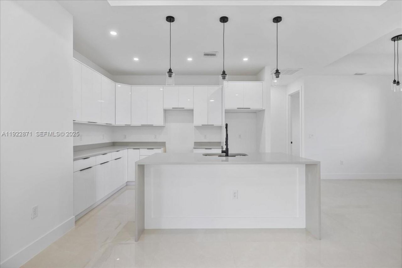 4207 28 St Sw, Lehigh Acres, FL 33976 Photo