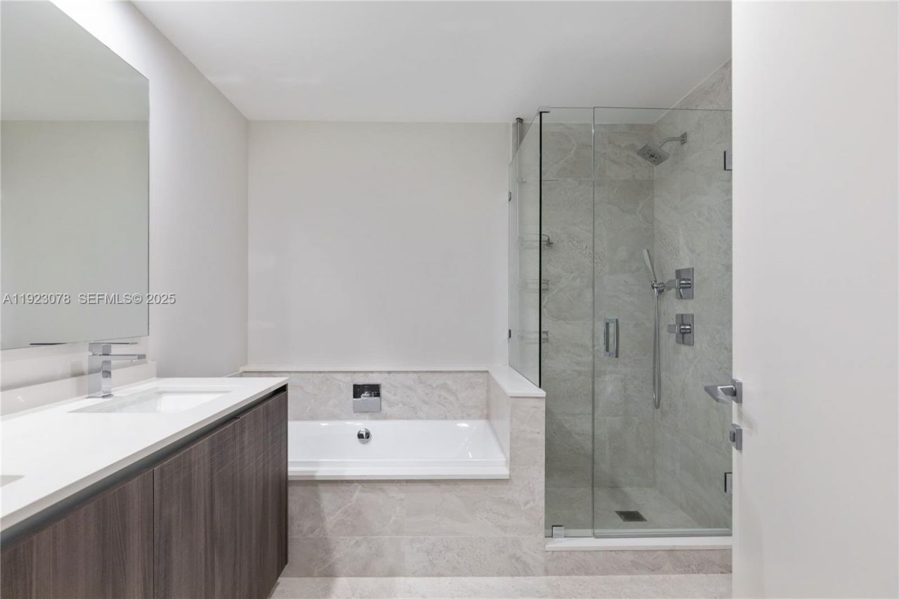 488 NE 18th St, Unit 5012, Miami, FL 33132 Photo