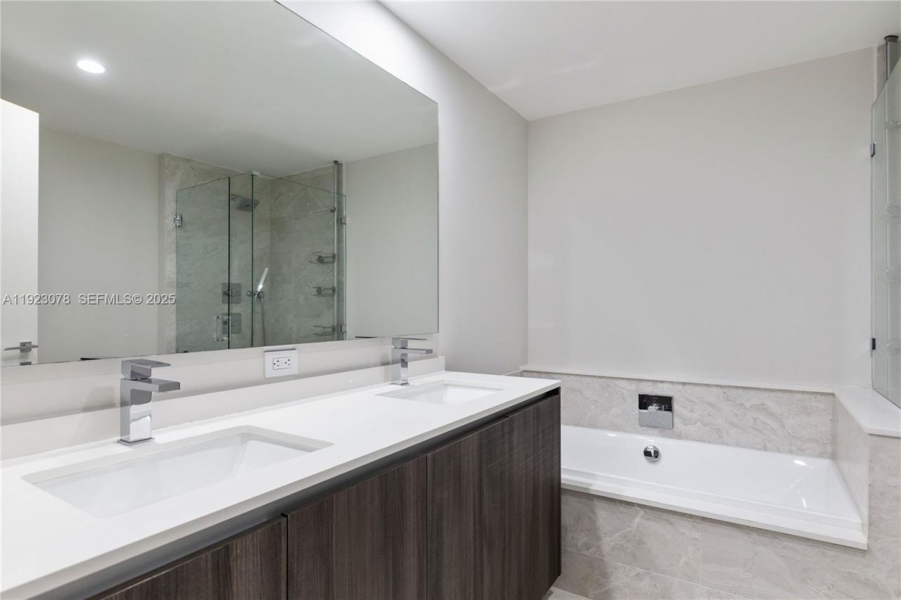 488 NE 18th St, Unit 5012, Miami, FL 33132 Photo