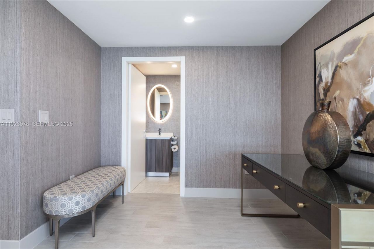 488 NE 18th St, Unit 5012, Miami, FL 33132 Photo