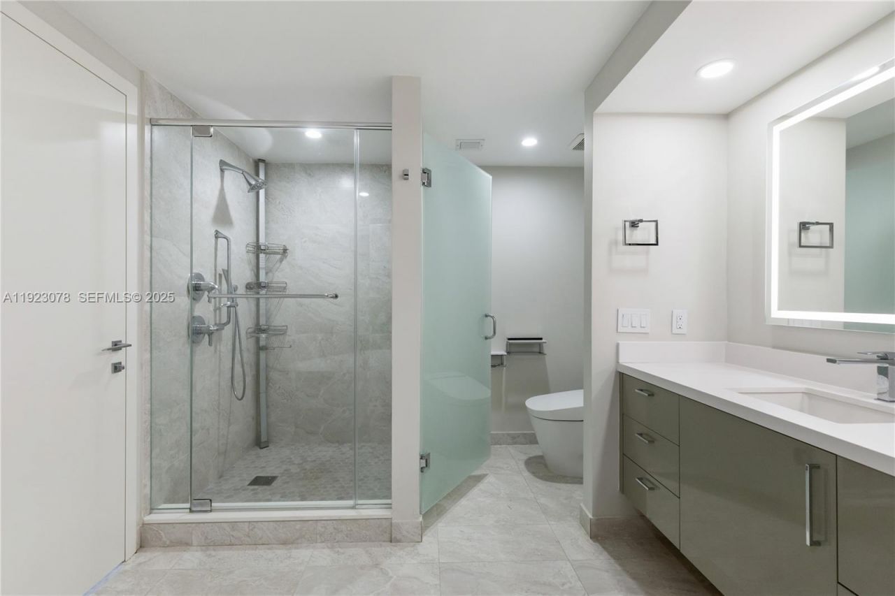 488 NE 18th St, Unit 5012, Miami, FL 33132 Photo