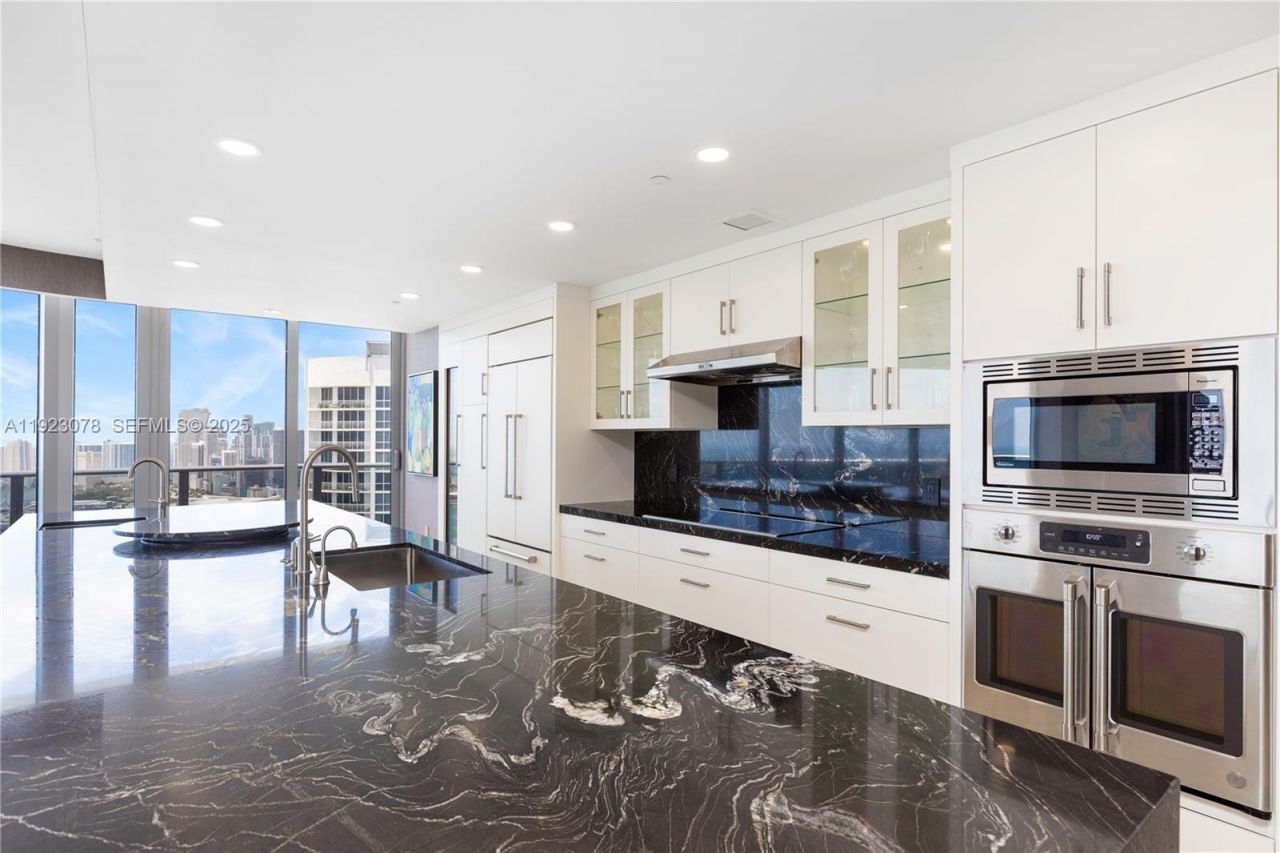 488 NE 18th St, Unit 5012, Miami, FL 33132 Photo