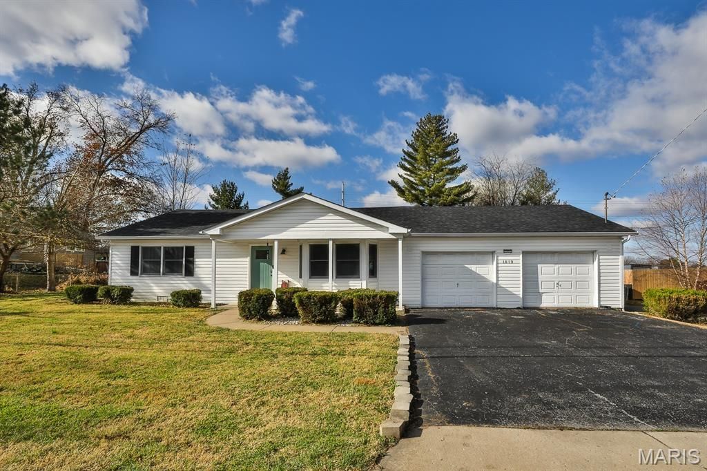 1819 Oak Tree Street, Saint Peters, MO 63376 Main Photo