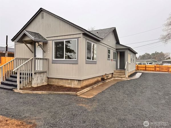 9840 Olympic Drive NE, Moses Lake, WA 98837