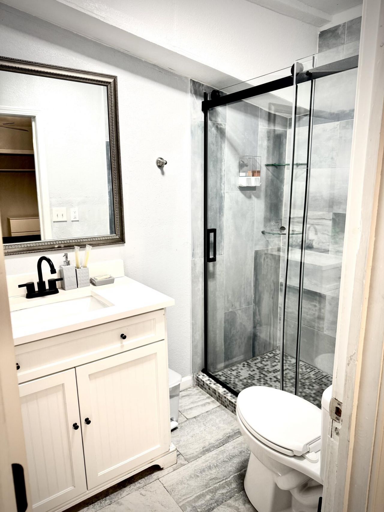 4319 Davison Road Photo 11