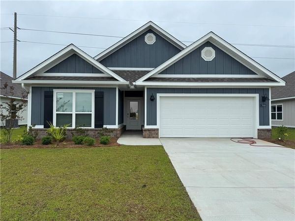 7648 Anglebrook Road N, Mobile, AL 36695