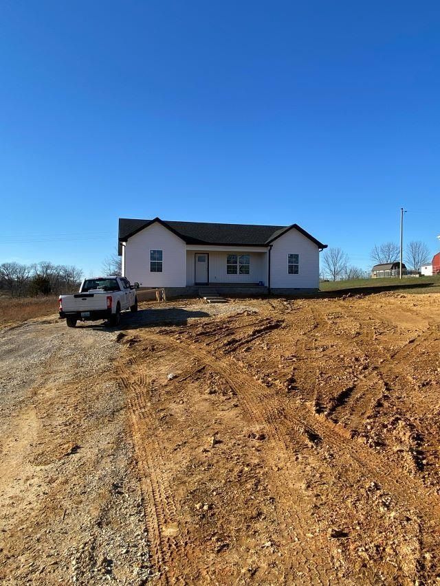 303 Bent Creek Drive, Smiths Grove, KY 42171 Main Photo